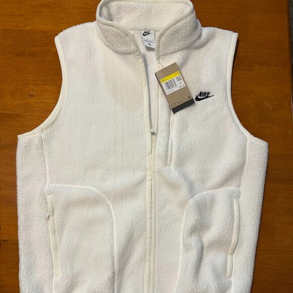 NWT Nike Men's Vest - Picture 1 of 1